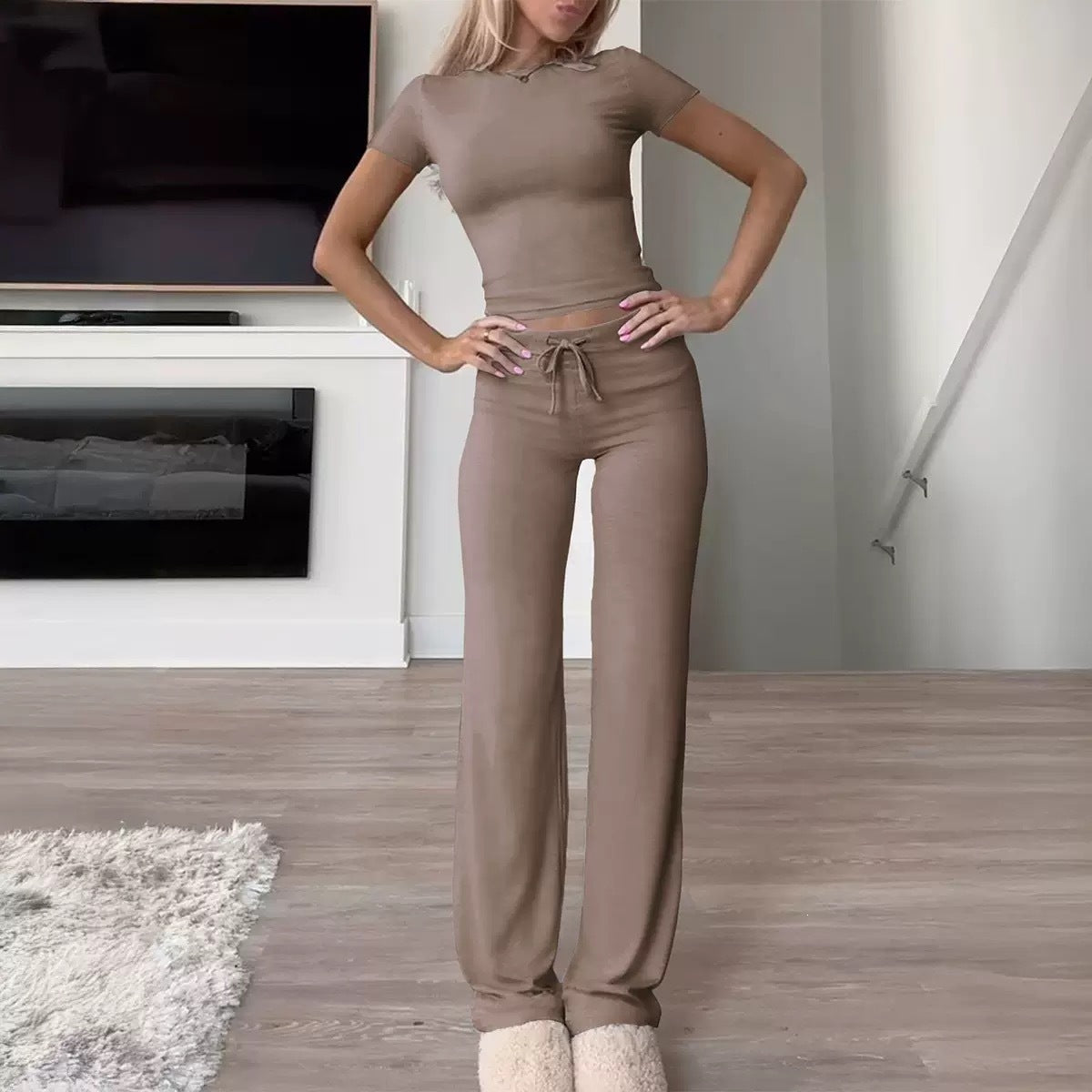 Conjunto de pantalón informal de manga corta y cuello redondo para mujer
