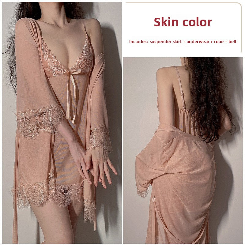Camisón con tirantes ajustables y encaje