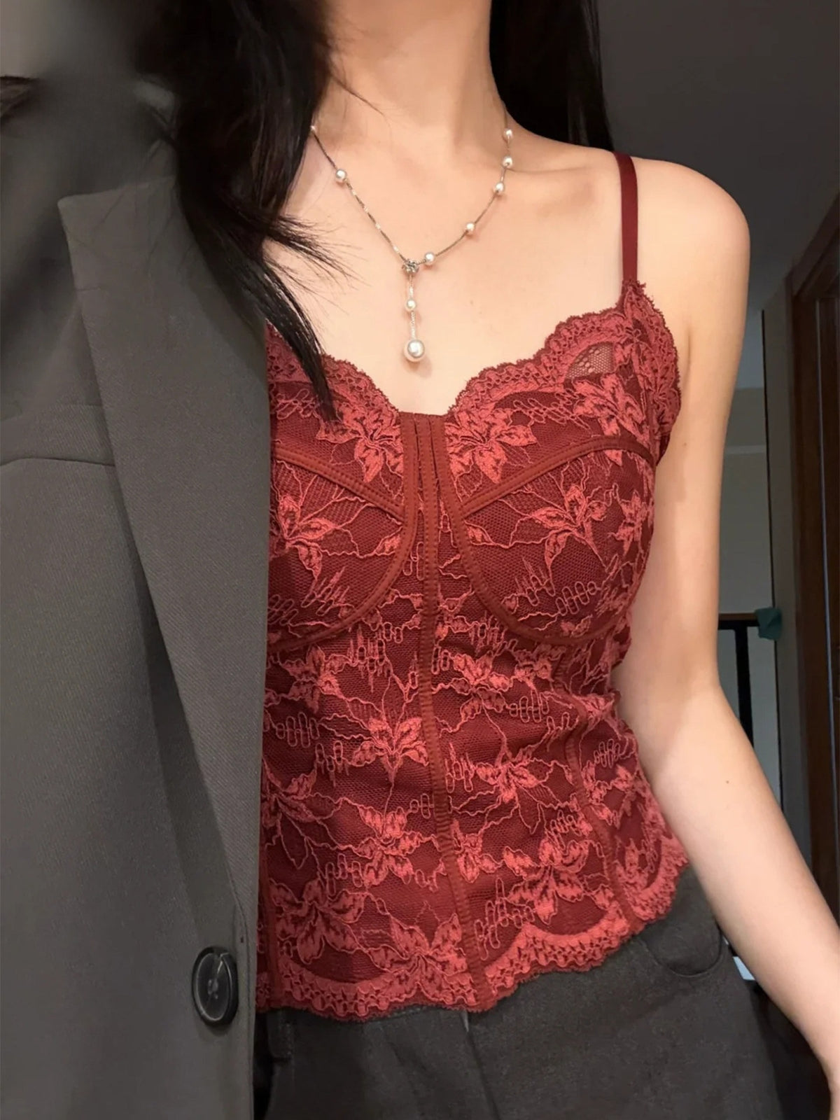 Camisola de encaje francés con almohadillas en el pecho